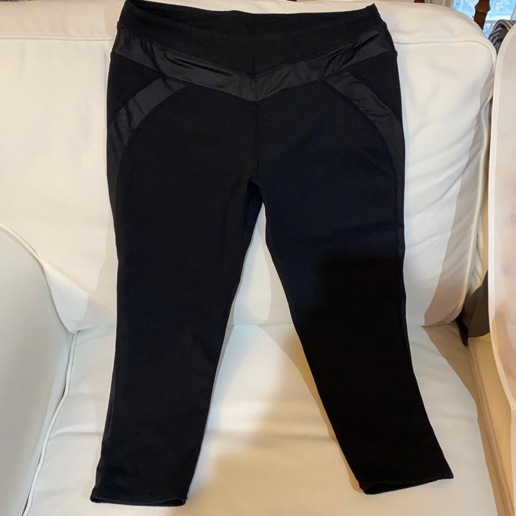 Fabletics Capris Size Small